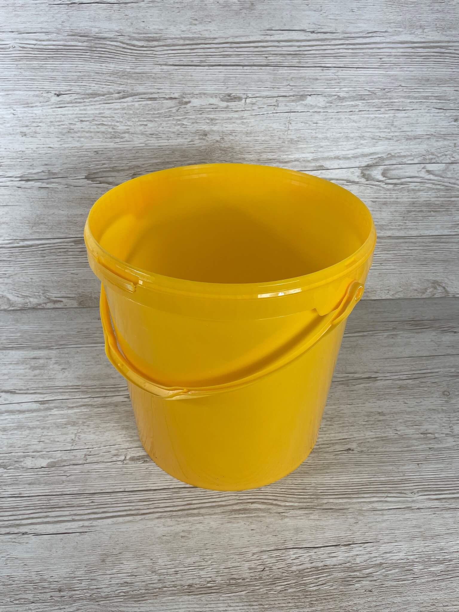 Neutraler gelber Honigeimer für 25 kg Füllmenge mit Deckel von Imkereibedarf Altools