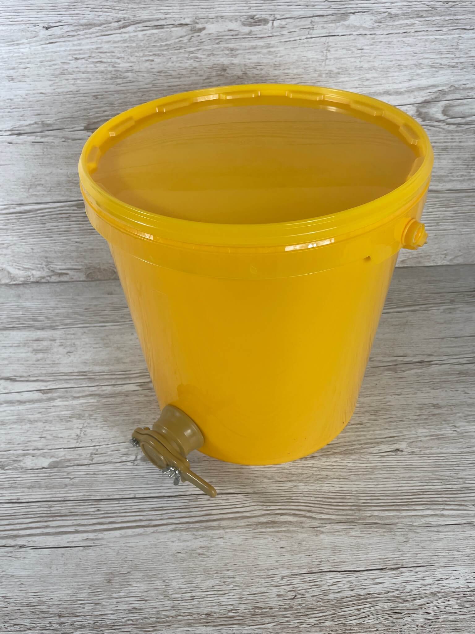 Abfüll-Eimer für 25 kg Honig mit montiertem Quetschhahn und Deckel von Imkereibedarf Altools