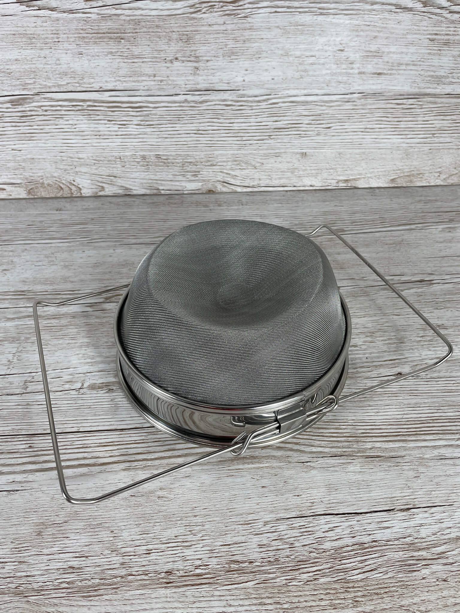 ApiNord® Kegelsieb mit großem Kegel mit Blick auf den großen Kegel Imkereibedarf Altools