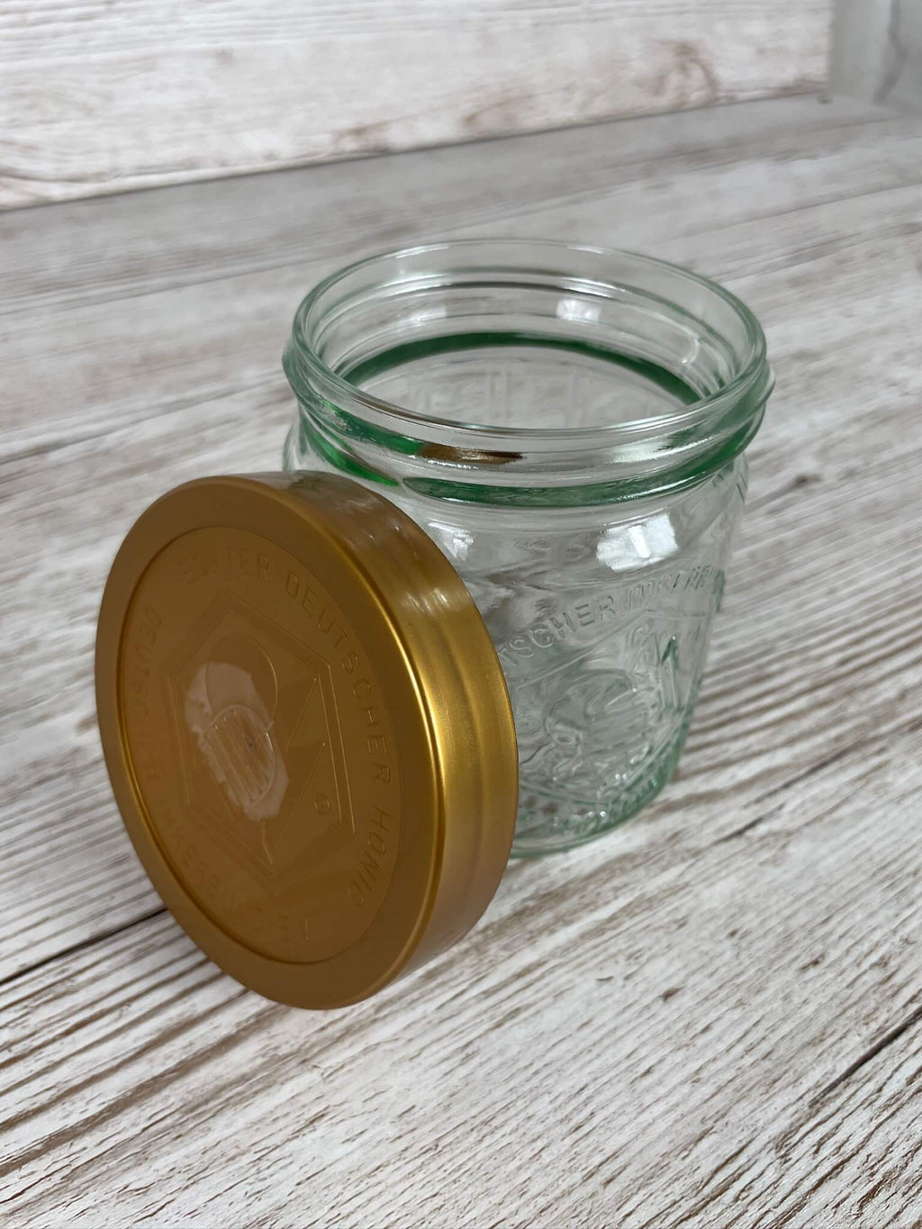 Original DIB Honigglas 500g mit goldfarbenem Kunststoffdeckel und Bienenkorb-Prägung
