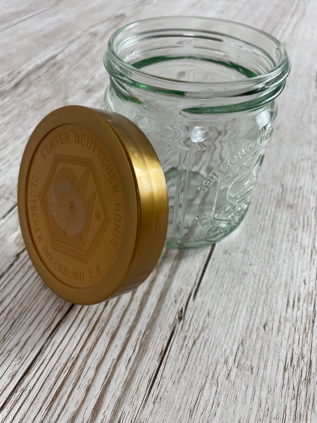 Original DIB Honigglas 500g mit goldfarbenem Kunststoffdeckel und Bienenkorb-Prägung