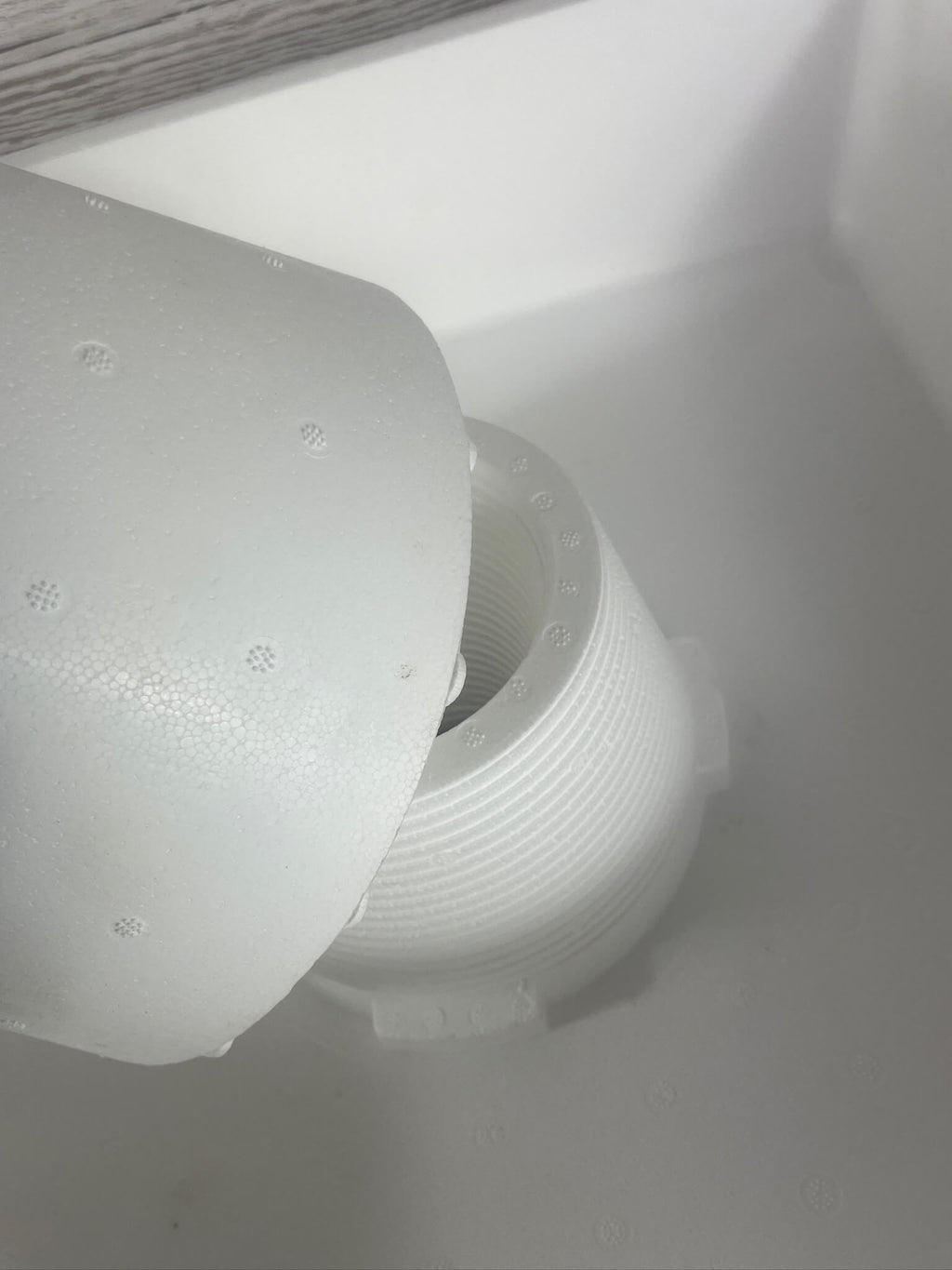 Detailansicht des transparenten Mitteldoms zur stichfreien Futterkontrolle bei Imkereibedarf Altools