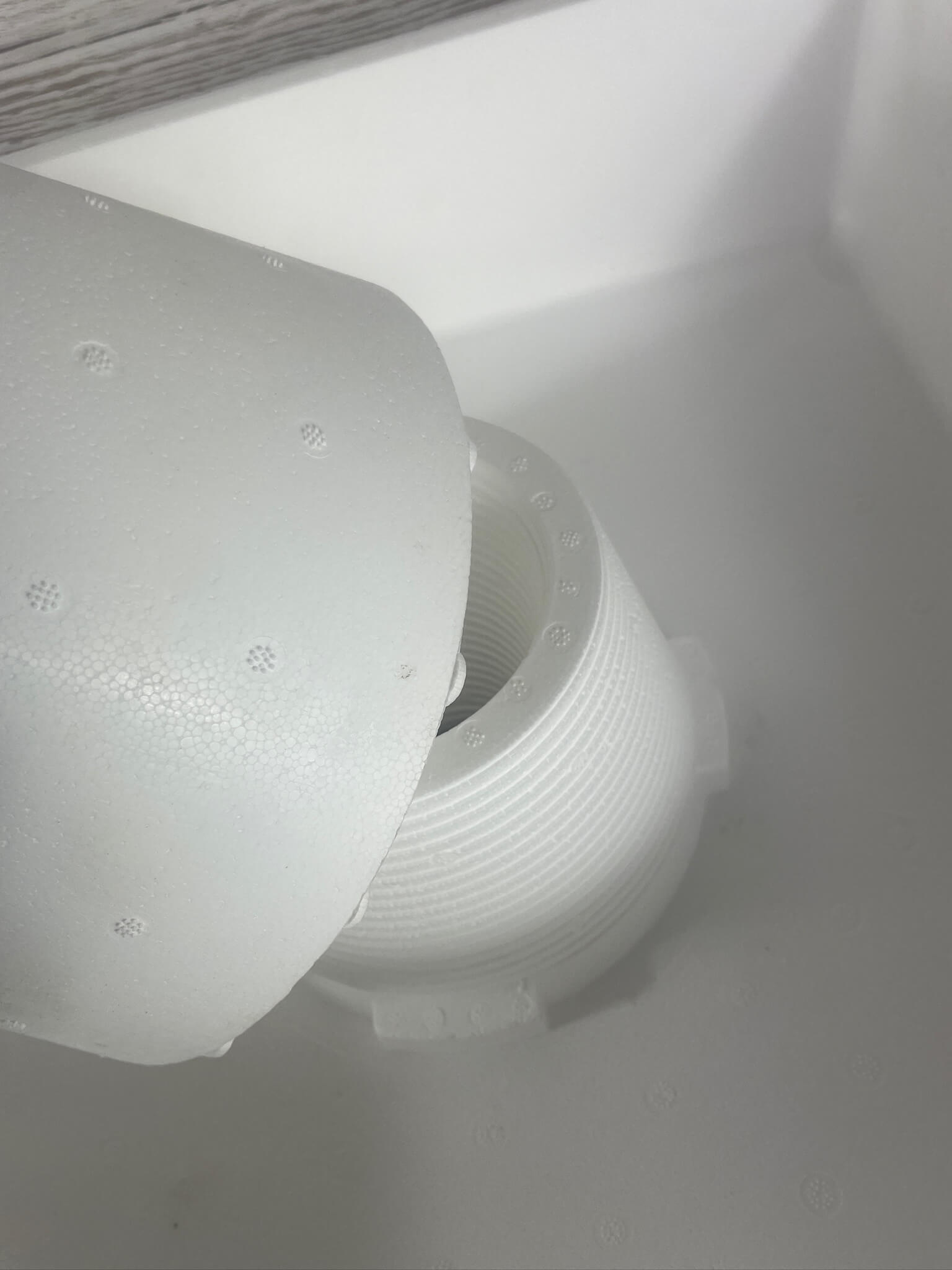 Detailansicht des transparenten Mitteldoms zur stichfreien Futterkontrolle bei Imkereibedarf Altools